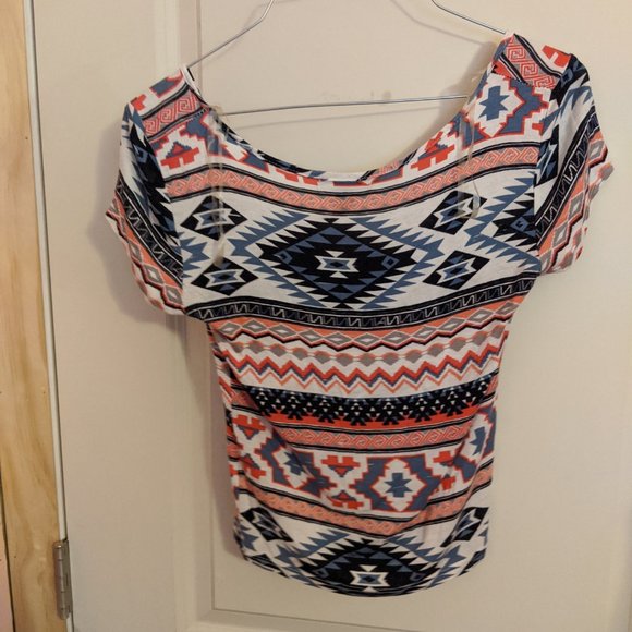 Aztec Pattern Crop Top - Picture 3 of 3